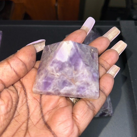 Chevron Dream Amethyst Pyramid Carvings Columns 1, 2, 3 - Price for 1 - Picture 5 of 12